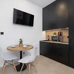 Slowackiego Comfy - Station By Renters Apartment