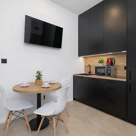 Slowackiego Comfy - Station By Renters Lägenhet