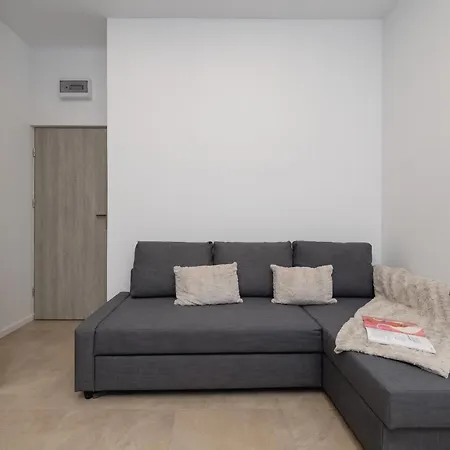 Slowackiego Comfy - Station By Renters Apartment *