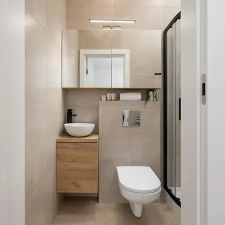 Slowackiego Comfy - Station By Renters Lägenhet