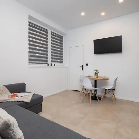 Slowackiego Comfy - Station By Renters Apartment *