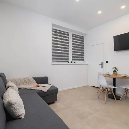 Apartment Slowackiego Comfy - Station By Renters