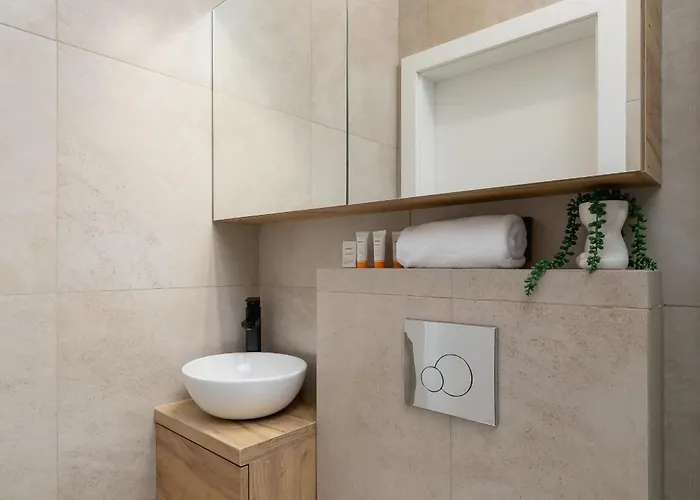 Slowackiego Comfy - Station By Renters 公寓 *